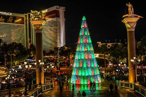 Christmas in Las Vegas (2024) .